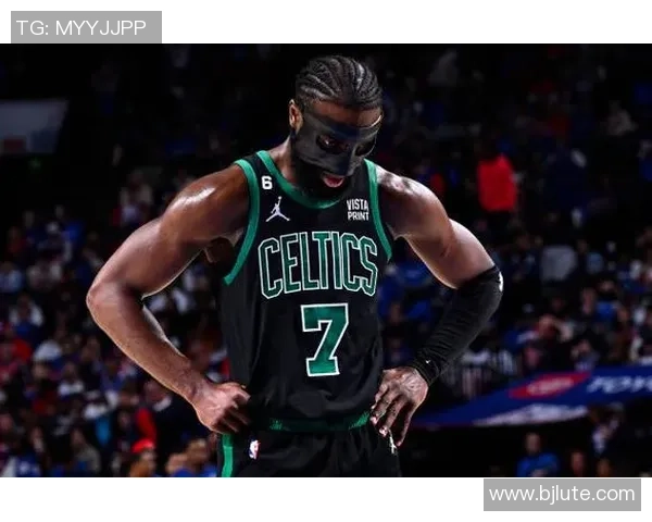 塔图姆晒照暗示行将复出？称身体状况生计最强 名记慨叹他便是个疯子